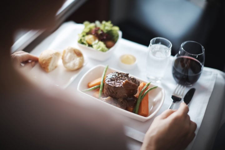 Fina viner på första klass - vilka flygbolag serverar de bästa vinerna? - Cathay Pacific