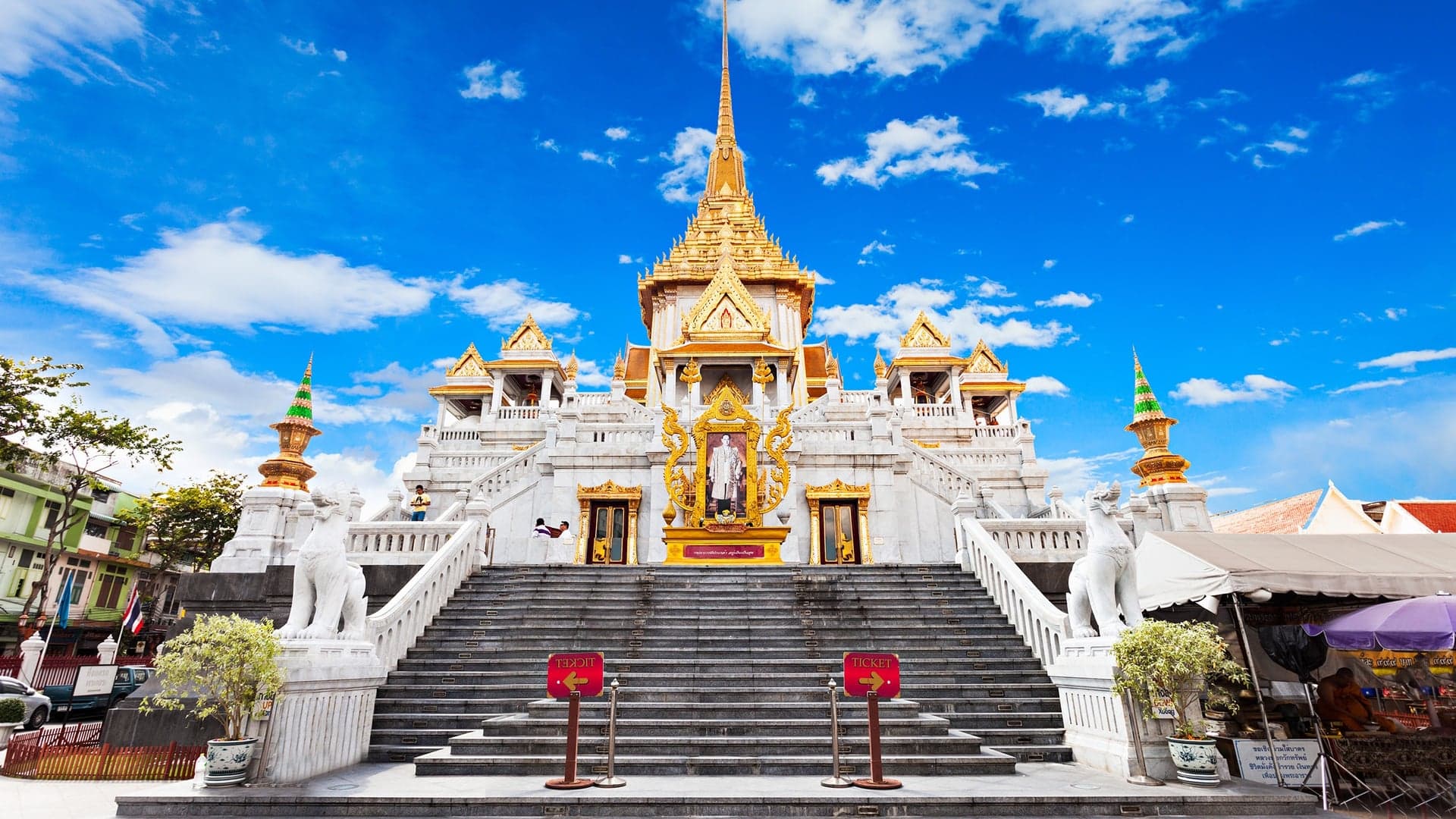 THe temple of the golden buddha-wat chotanaram
