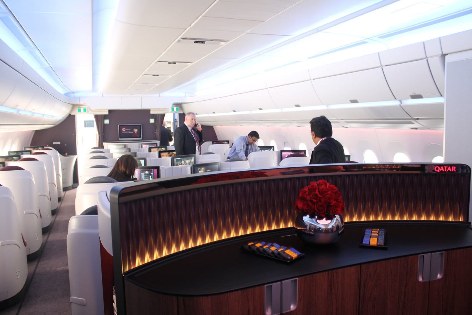 En första titt: Qatar Airways business class och economy class på nya Airbus A350
