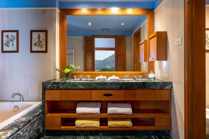 Verified hotel review - Elounda Beach Hotel & Villas a Member of the Leading Hotels of the World - 29
