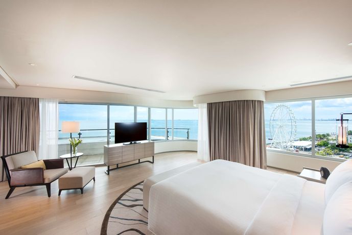 Conrad Manila - 42