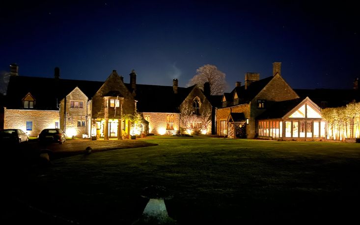 Abbots Grange Manor House - 6
