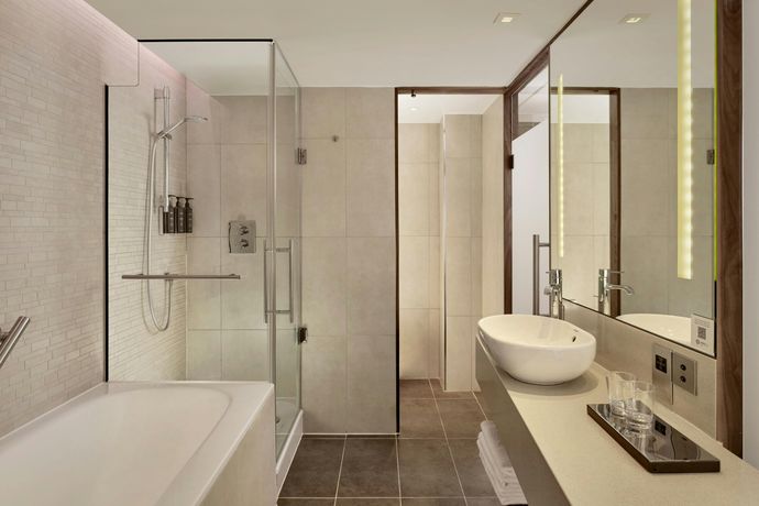 Sheraton Grand Hotel & Spa - 17