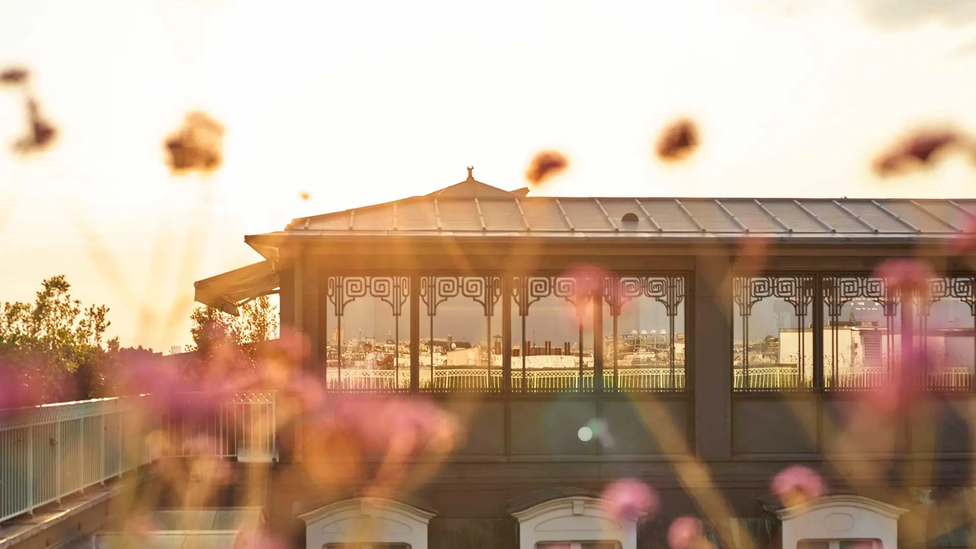 Hotel review Location' - Le Meurice - 2