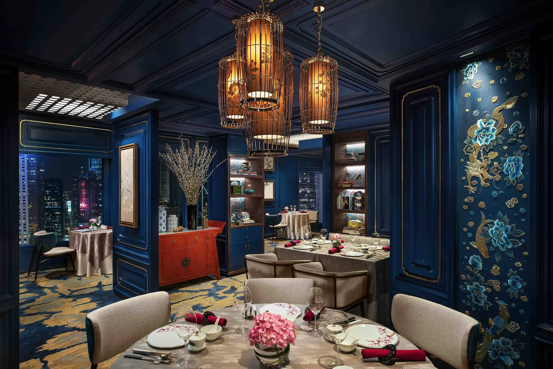 Hotel review Restaurants & Bars' - Mandarin Oriental Hong Kong - 2