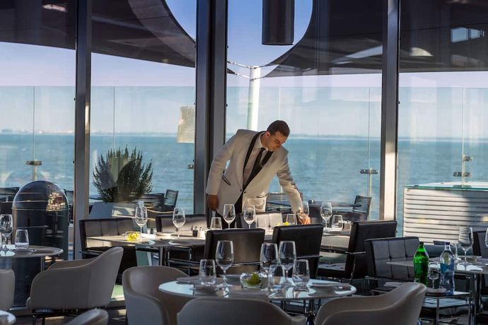 MYRIAD by SANA Hotels - 15