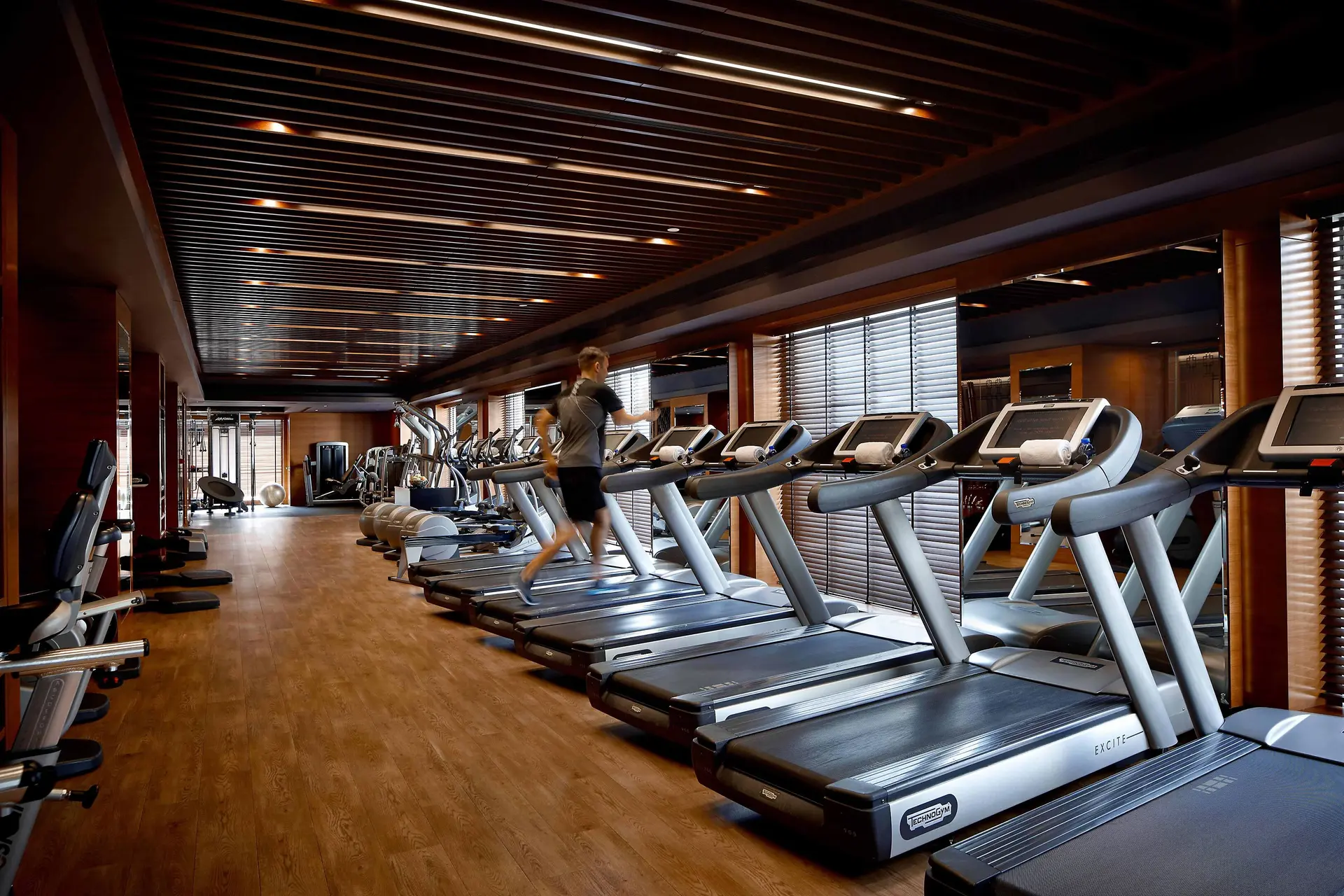 Hotel review Service & Facilities' - Mandarin Oriental Hong Kong - 5
