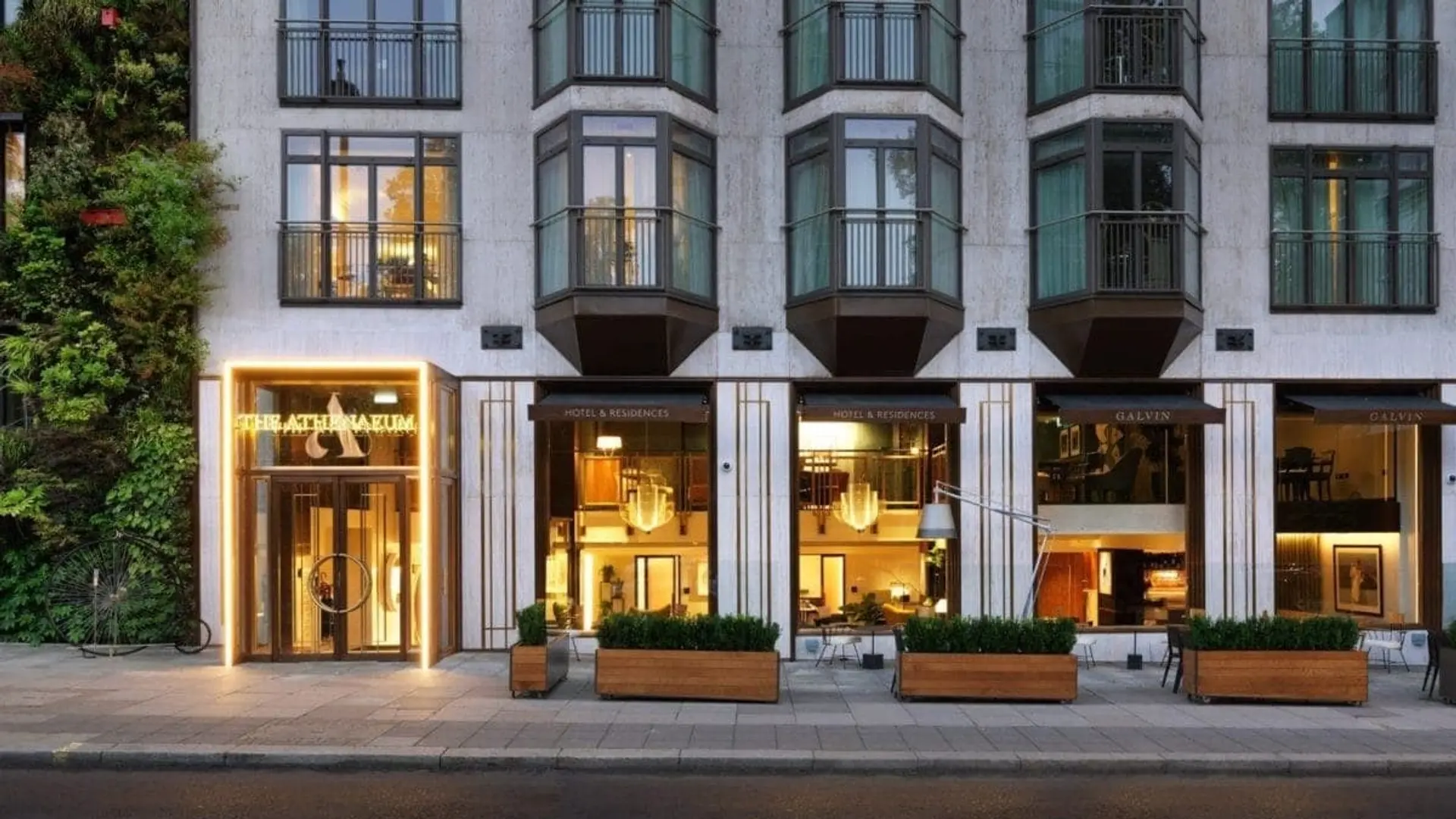 Hotel review Location' - The Athenaeum Hotel & Residences  - 0