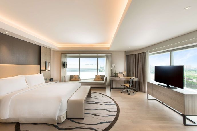 Conrad Manila - 35
