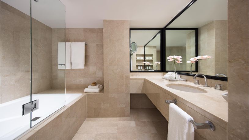 Four Seasons Hotel Sydney - 11
