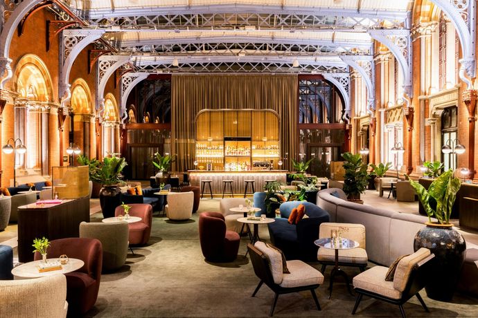 St. Pancras Renaissance Hotel London - 7