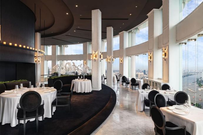 Tower Club At lebua - 23