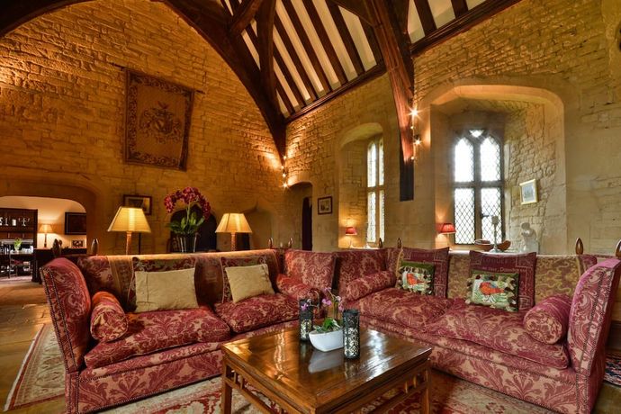 Abbots Grange Manor House - 10