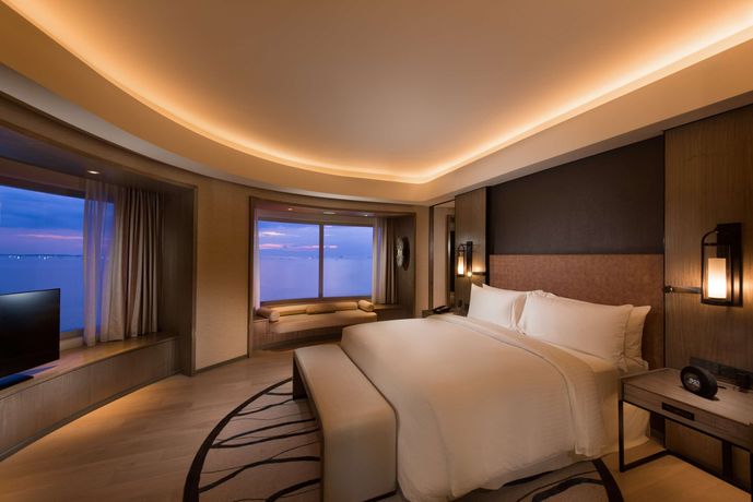 Conrad Manila - 15