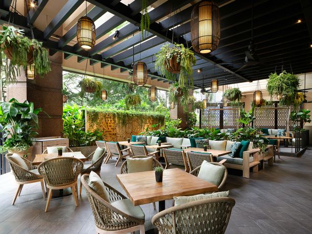 Verified hotel review - Four Seasons Hotel Singapore - 9