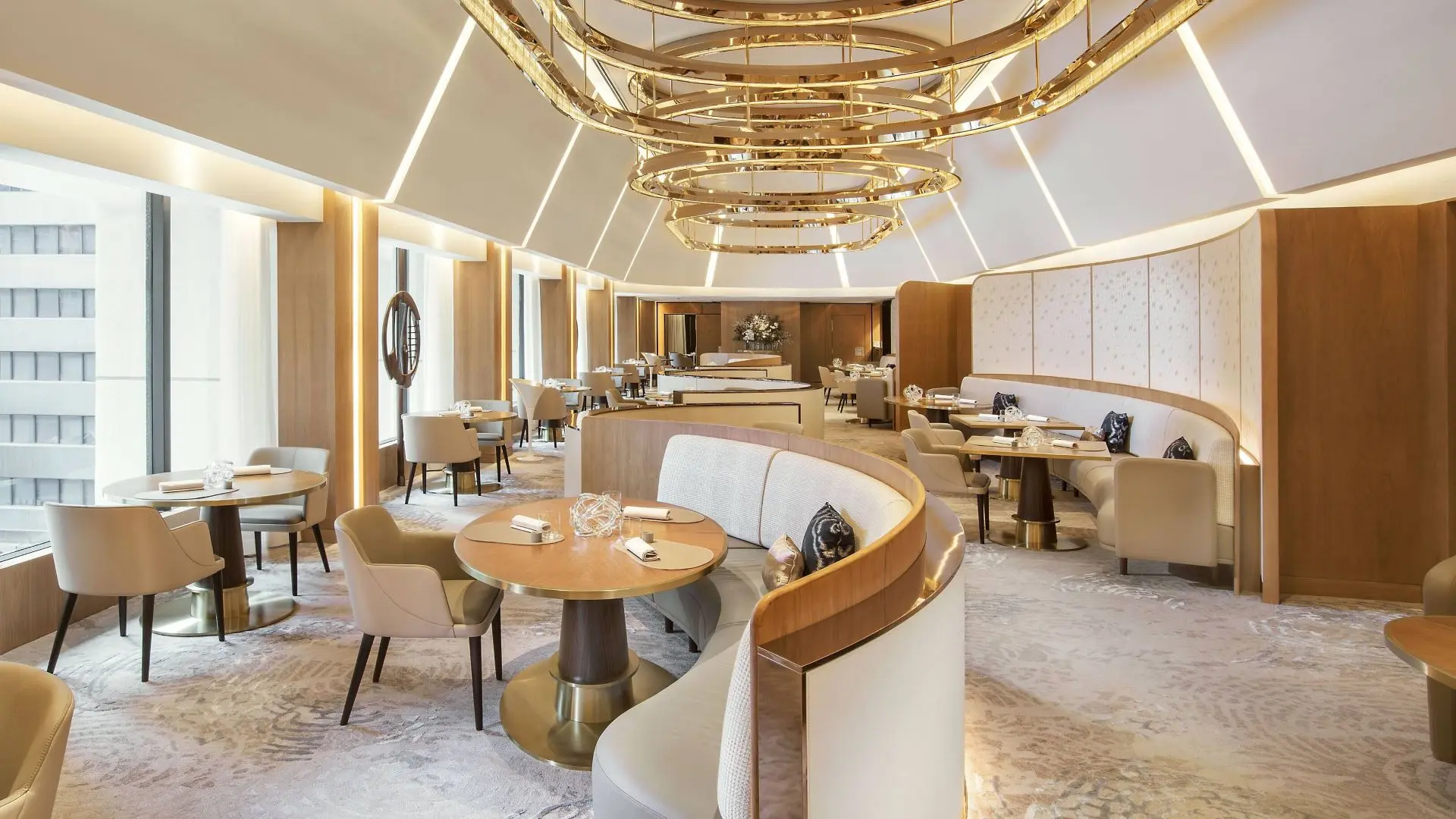 Hotel review Restaurants & Bars' - The Landmark Mandarin Oriental Hong Kong - 1
