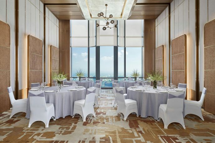 Vinpearl Landmark 81, Autograph Collection