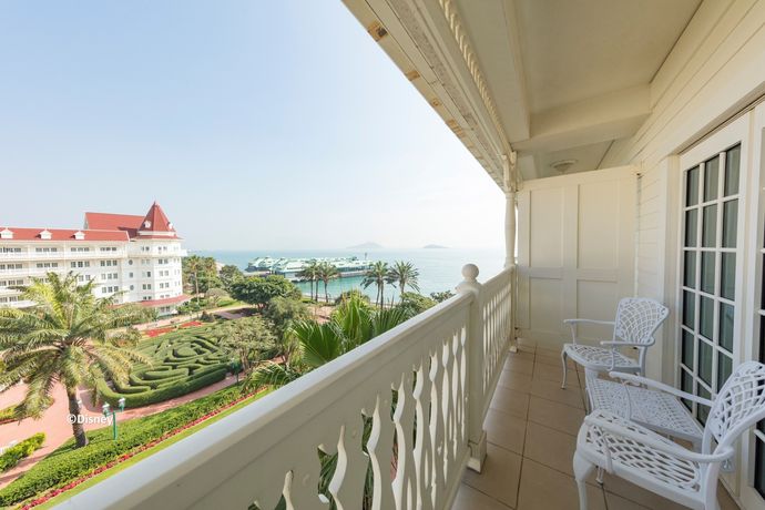 Hong Kong Disneyland Hotel - 23