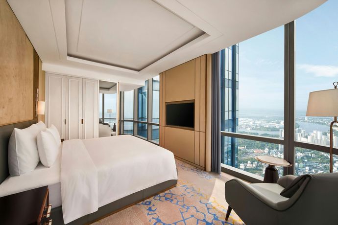 Vinpearl Landmark 81, Autograph Collection - 2