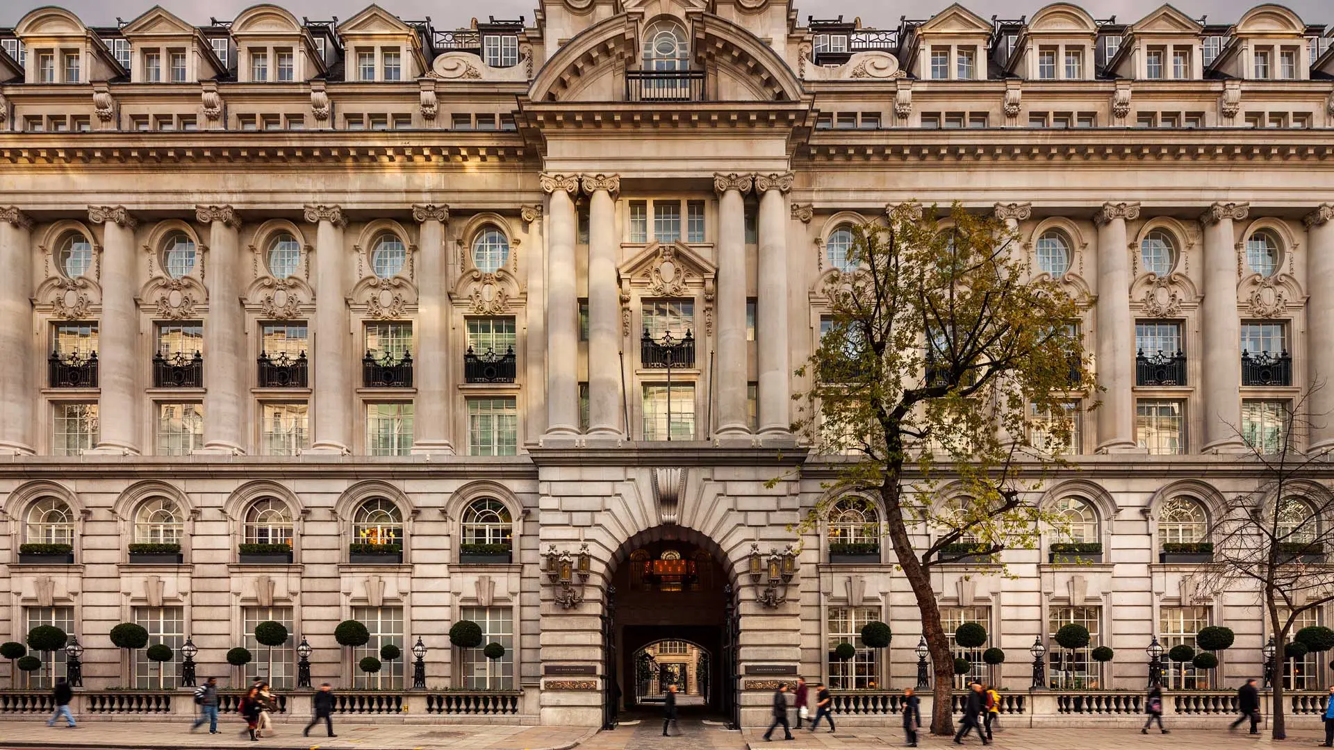 Hotel review Location' - Rosewood London - 0