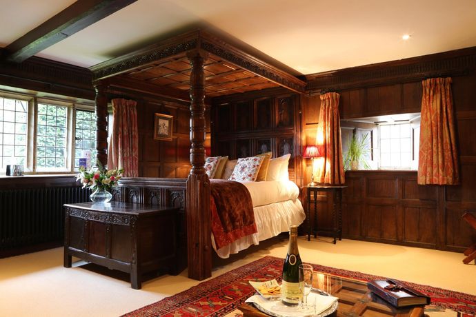 Abbots Grange Manor House - 38