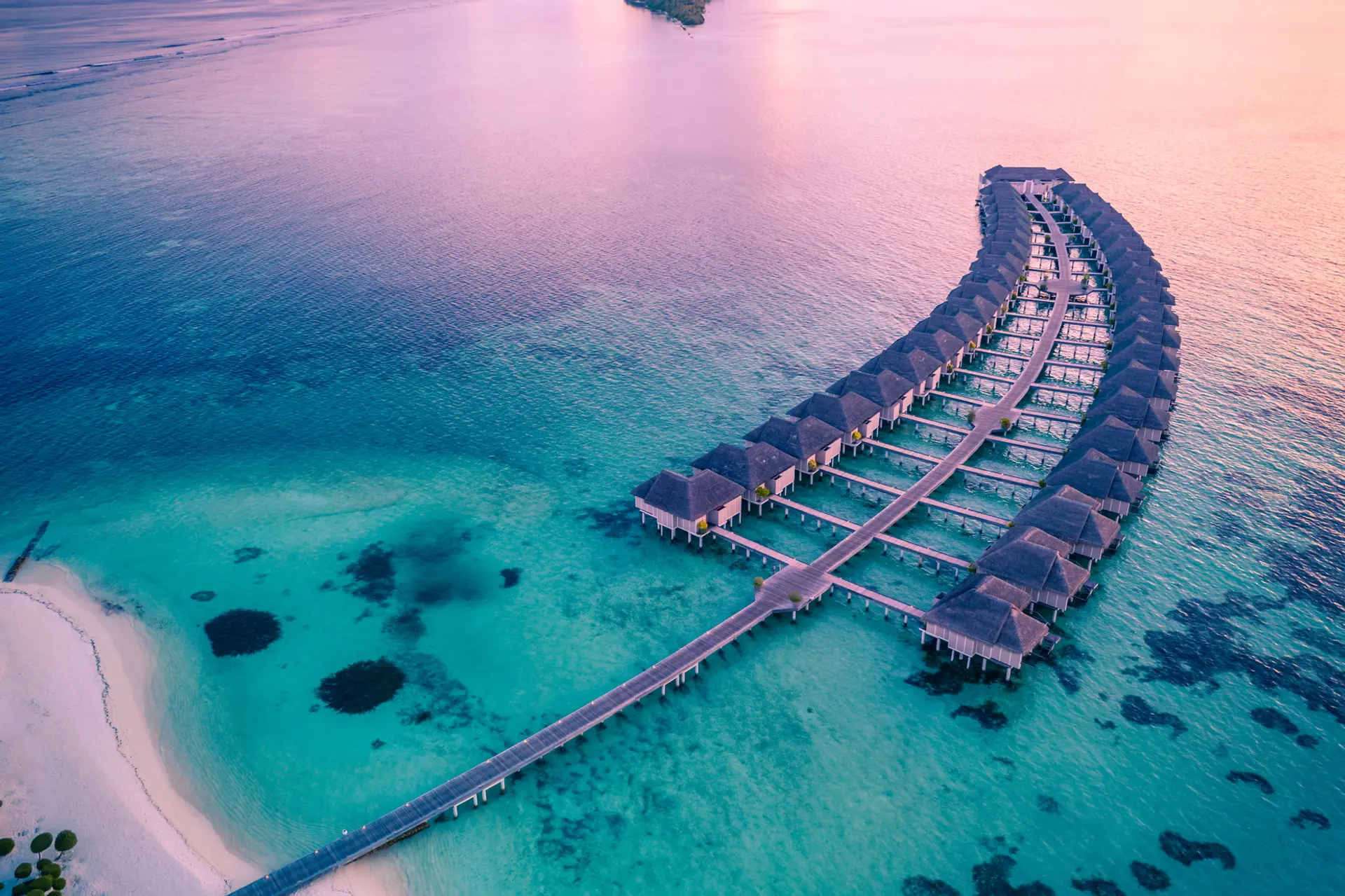 Hotel review Location' - LUX* South Ari Atoll - 3