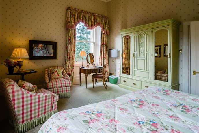 Inverlochy Castle - 46