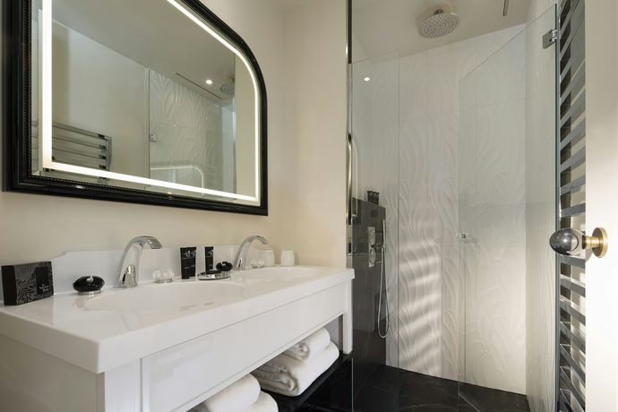 Le Narcisse Blanc & Spa