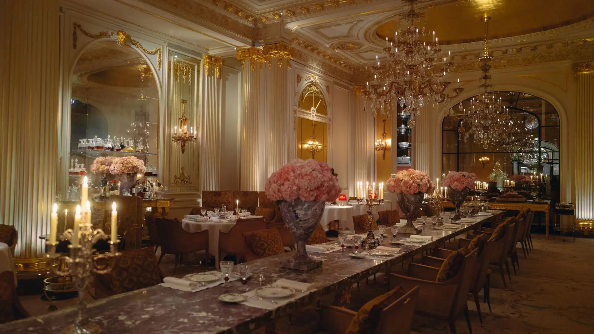 Hotel review Restaurants & Bars' - Hôtel Plaza Athénée Paris - 4