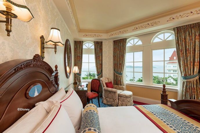 Hong Kong Disneyland Hotel - 10