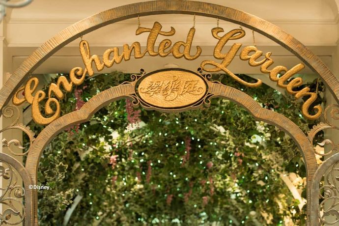 Hong Kong Disneyland Hotel - 21