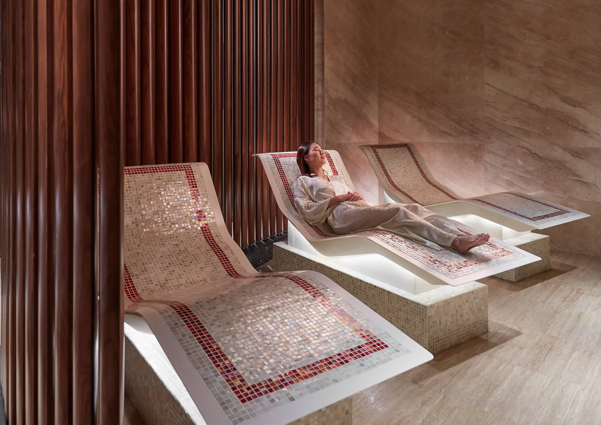 Hotel review Service & Facilities' - Mandarin Oriental Hong Kong - 3