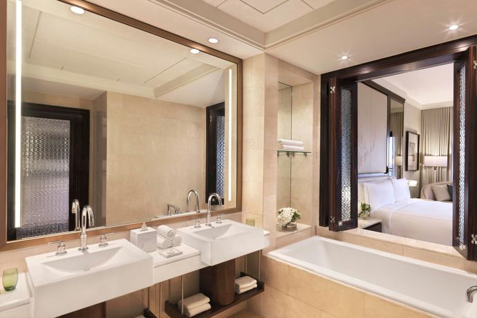 The Ritz-Carlton Abu Dhabi, Grand Canal - 44