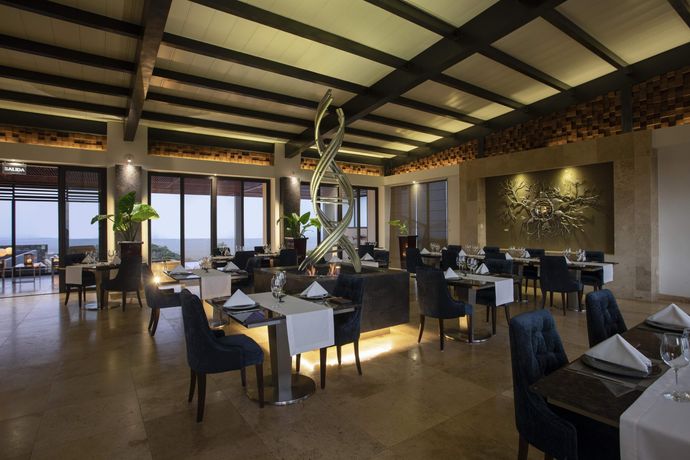 Pikaia Lodge
