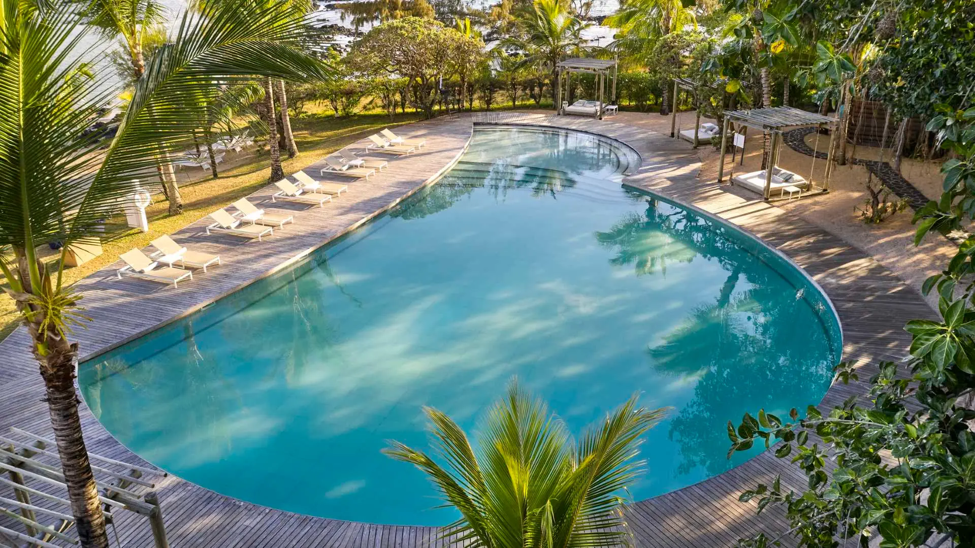 Hotel review Service & Facilities' - LUX* Grand Gaube - 5